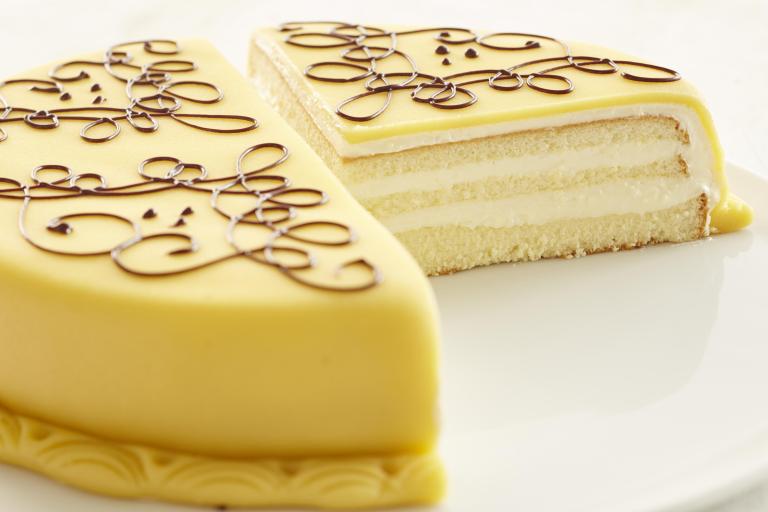 sponge cake in layers